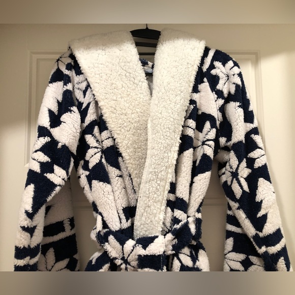 Vera Bradley Fuzzy Robe, Size S/M - Picture 2 of 4